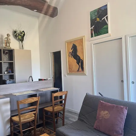 De L'olivier L'etalonblanc Apartment